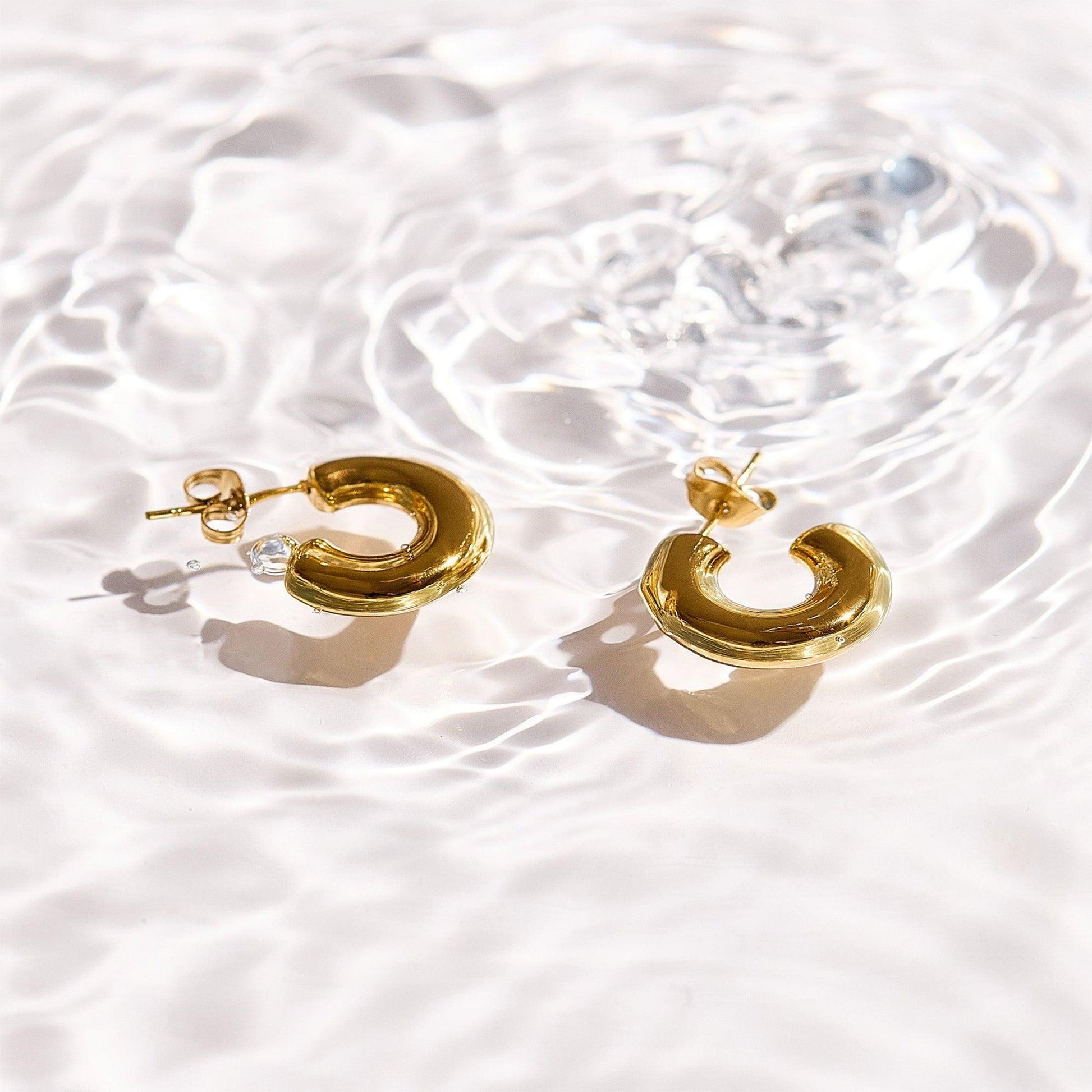 Chunky Curved Hoop Earrings - EVRYJEWELS