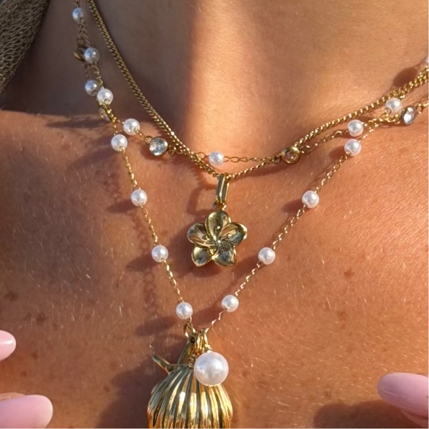 Hibiscus Necklace - EVRYJEWELS