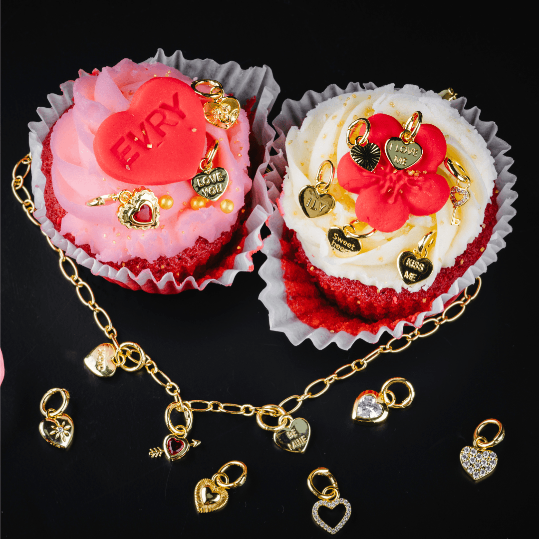 Kiss Me Charm - EVRYJEWELS