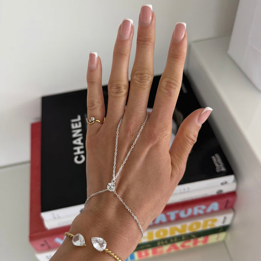 She's A Gem Hand Chain - EVRYJEWELS